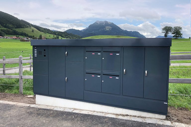 Paketanlage auf der Bergwiese