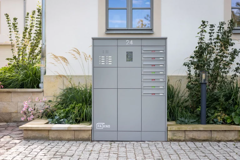 PAKNO-Paketanlage vor Gutshof in Dresden